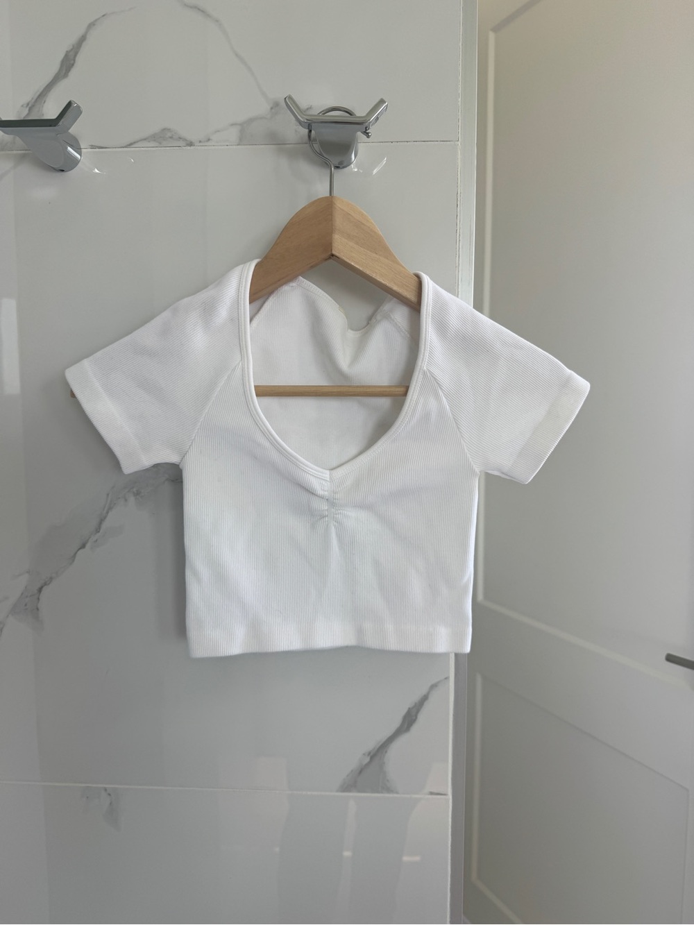 🤍 Aerie White Short Sleeve Scoop Neck Top size 00